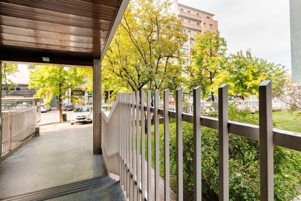 Luxury 1 Bedroom Apartment, Close To San Siro, Fiera And 10 Min Metro To Duomo Milán Exteriér fotografie